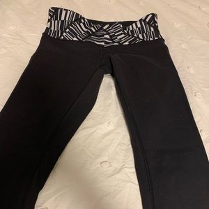 Lululemon size 6 wunder under